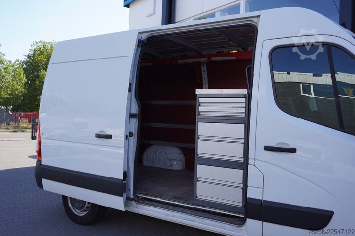 Delivery van Renault Master 2.3 dCi L2H2 EURO 6 - Airco - Navi - Cru...