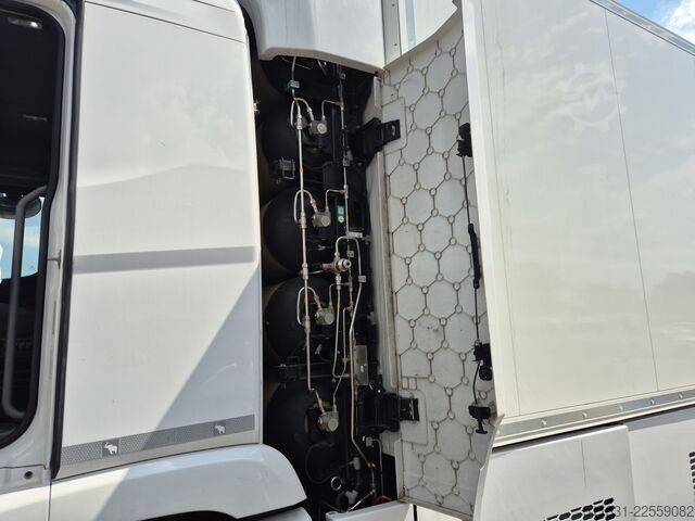 Box van HYUNDAI  XCIENT FUEL CELL 6x 2QZHZ – 6x2