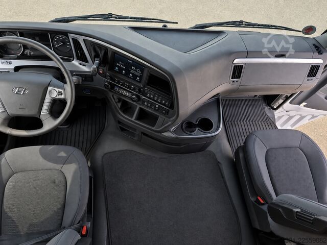 Box van HYUNDAI  XCIENT FUEL CELL 6x 2QZHZ – 6x2
