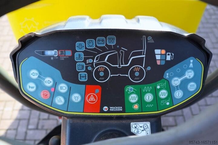 Tandem roller Wacker Neuson RD28-120 Diesel, Front And Rear Vibrating Smooth D