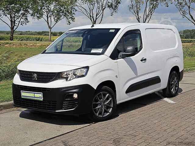 High-roof van PEUGEOT PARTNER 1.5