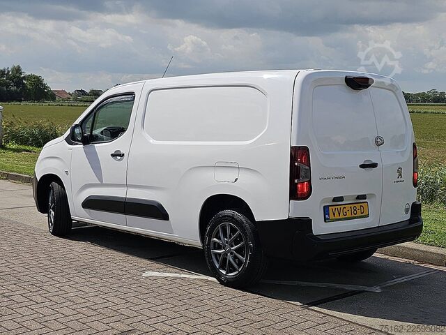High-roof van PEUGEOT PARTNER 1.5
