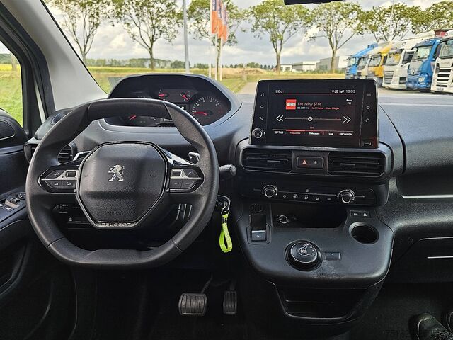 High-roof van PEUGEOT PARTNER 1.5