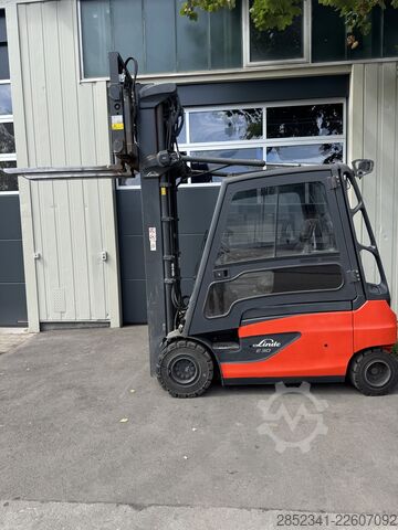Forklift Linde E30L mit teleskopierbaren Zinken