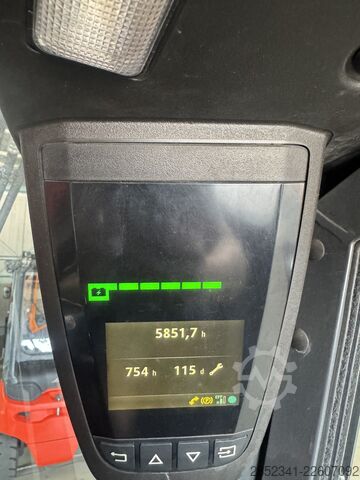 Forklift Linde E30L mit teleskopierbaren Zinken
