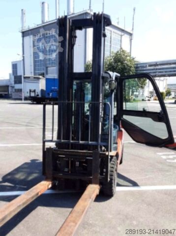 4-Rad-Gabelstapler Toyota 02-8FDF 25