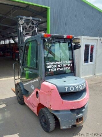 4-Rad-Gabelstapler Toyota 02-8FDF 25