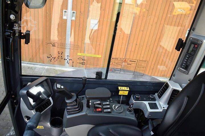 Backhoe loader Sunward SWE35UF