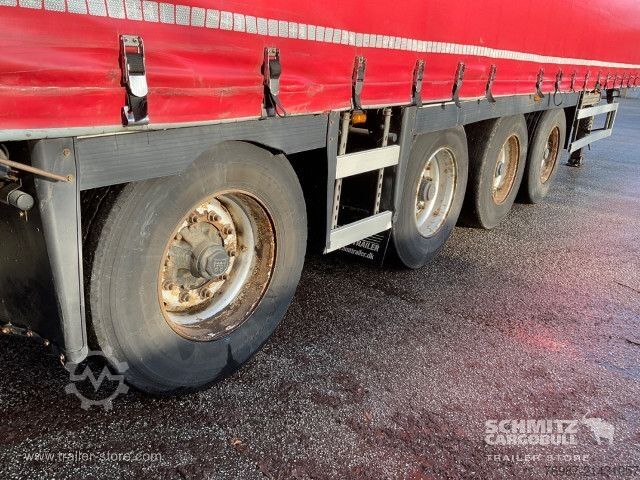 Open semitrailer with tarp  Curtainsider Standard Staplerhalterung