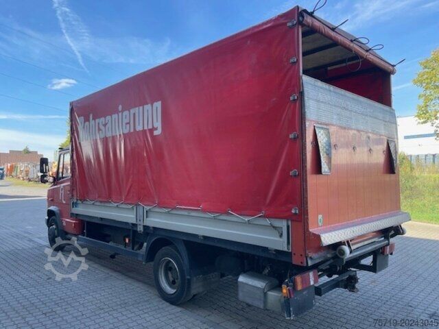 Curtain sider van Mercedes-Benz 814 D Vario mit LBW 4x2