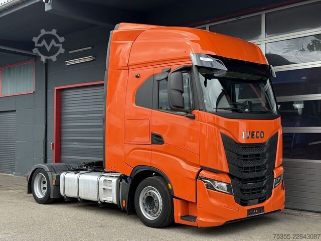 Volumen SZM IVECO S-WAY AS440S46 Klima NAVI Intarder ACC CornerEye