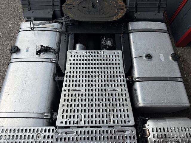 Volumen SZM IVECO S-WAY AS440S46 Klima NAVI Intarder ACC CornerEye