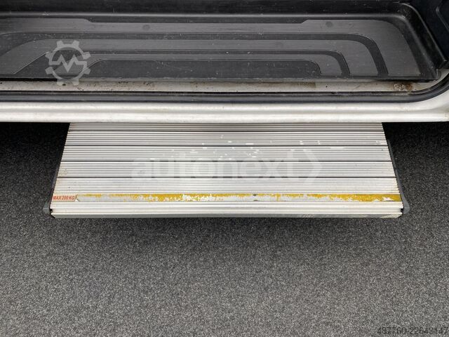 Kastenwagen hoch MERCEDES-BENZ Sprinter 516 *4x4* WERKSTATT+230V+AHK+LED (0815)