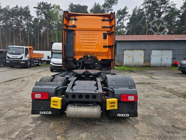 Standard tractor unit IVECO 460 S-Way CNG Zylinderkopf u.a. neu