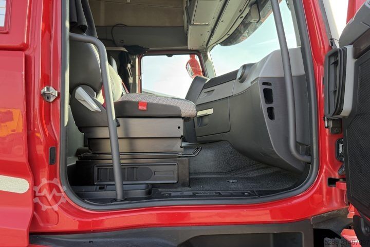 Flatbed truck with tarp Renault T460 4x2 Plane/HB / Swiss-Vehicle