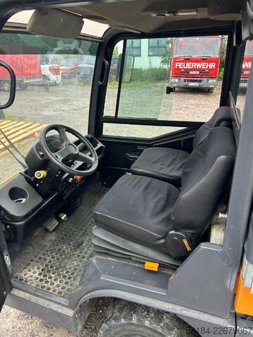 Tow Tractor Still R07-25
