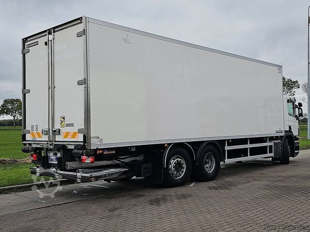 KĂĽhl-/TiefkĂĽhltransport SCANIA P320 6X2*4 LAMBERET LIFT