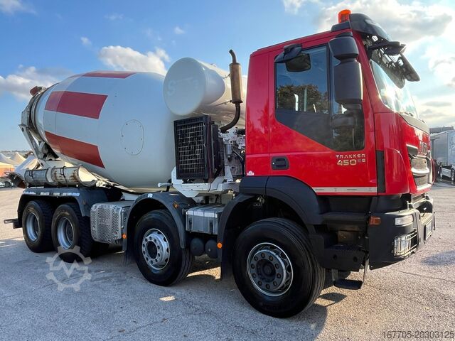 Concrete mixer truck Iveco Trakker 450