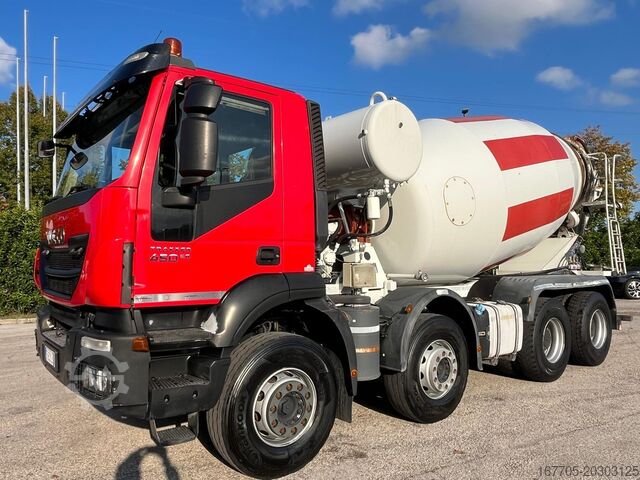Concrete mixer truck Iveco Trakker 450