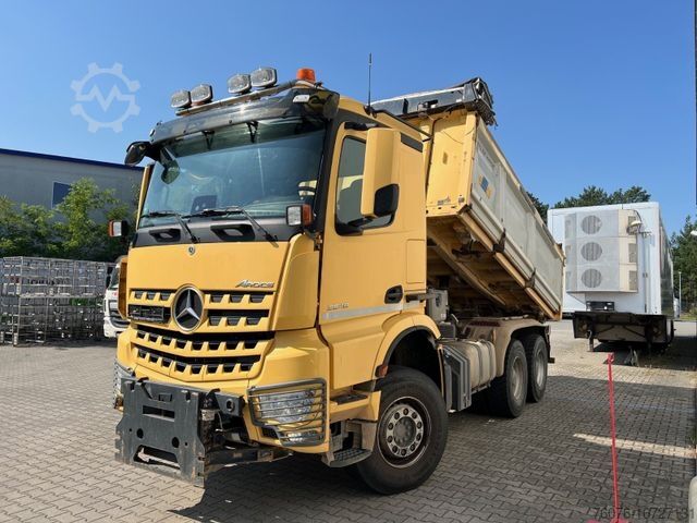 Kipper LKW MERCEDES-BENZ 3348 K Bordmatik Retarder Winterdienst Heizung