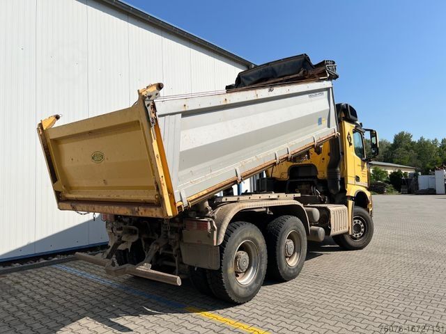 Kipper LKW MERCEDES-BENZ 3348 K Bordmatik Retarder Winterdienst Heizung