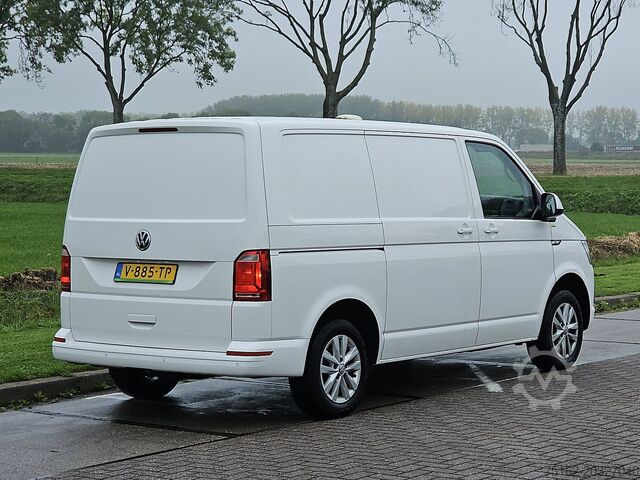 High-roof van VOLKSWAGEN TRANSPORTER 2.0 TDI L1H1 Airco Euro6 NAP
