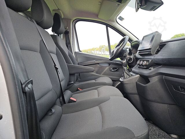 Passenger transportation RENAULT TRAFIC 2.0 DCI ac aut. 9 pers EURO6