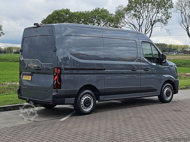 High-roof van RENAULT MASTER L2H2 408Km WLTP Navi