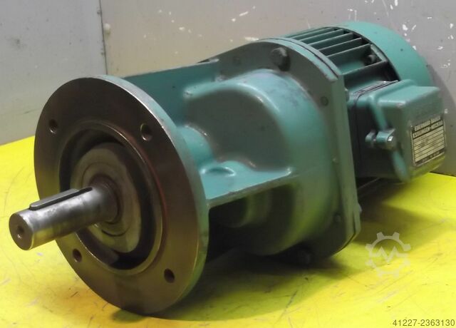 Gear motor 1.1 kW 89 rpm Bauer DF041A/105