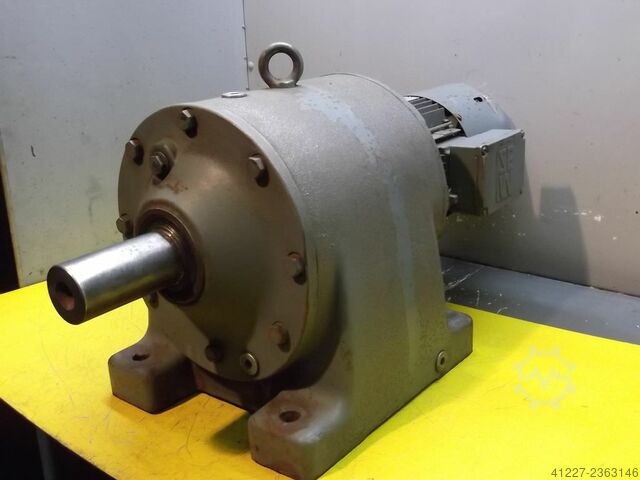 Gear motor 0.37 kW 3.5 rpm SEW-EURODRIVE R90DT90S-8B/H/Z