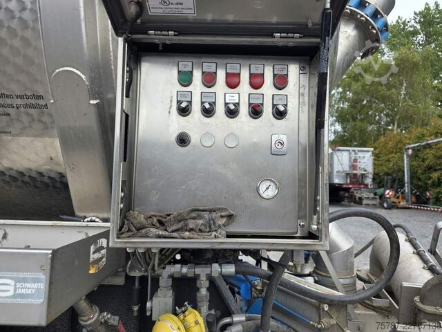 Tanker semitrailer D-TEC Jansky Schwarte TSA, Edelstahl, 30.000 L,Unfall