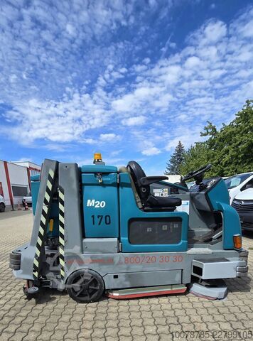 Scrubber drier Tennant M20
