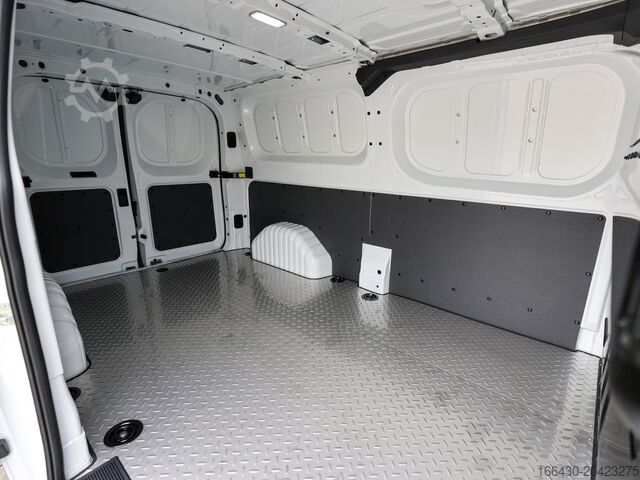 Panel van Maxus DELIVER 7