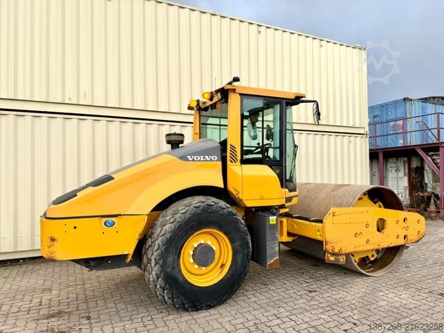 Single drum roller VOLVO SD135B / 2020 Baujahr / 2.544 Stunden