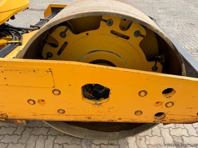 Single drum roller VOLVO SD135B / 2020 Baujahr / 2.544 Stunden