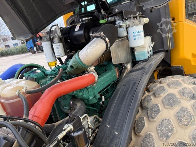 Single drum roller VOLVO SD135B / 2020 Baujahr / 2.544 Stunden