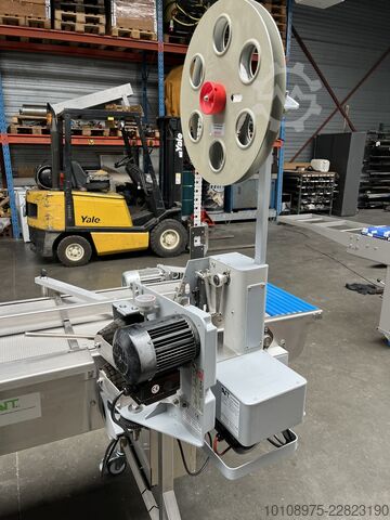 Bread packaging machine AVT b.v. 
