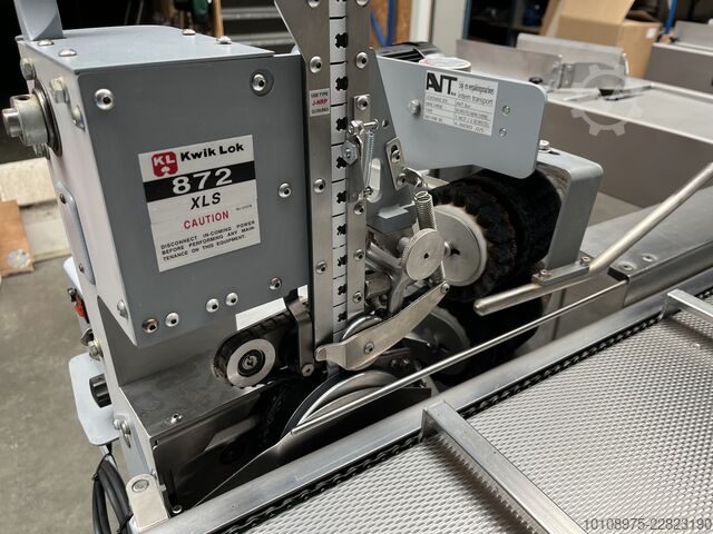 Bread packaging machine AVT b.v. 