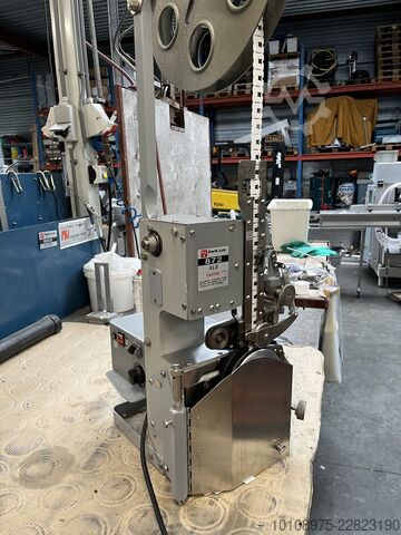 Bread packaging machine AVT b.v. 