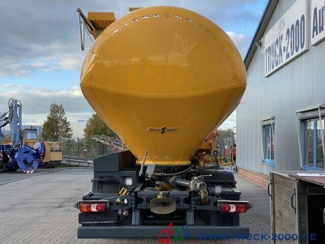 Tanker truck Mercedes-Benz Actros 2545 Silo 31m³ Getreide Staub Rieselgüter