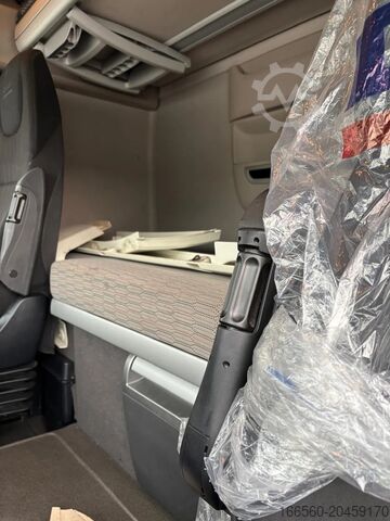 Standard-Traktor DAF XF SUPER SPACE CAB ZF INTARDER, different locat...