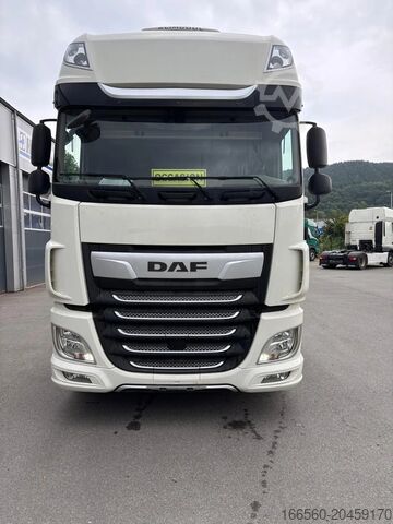 Standard-Traktor DAF XF SUPER SPACE CAB ZF INTARDER, different locat...