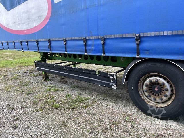 Open semitrailer with tarp Berger Curtainsider Coil