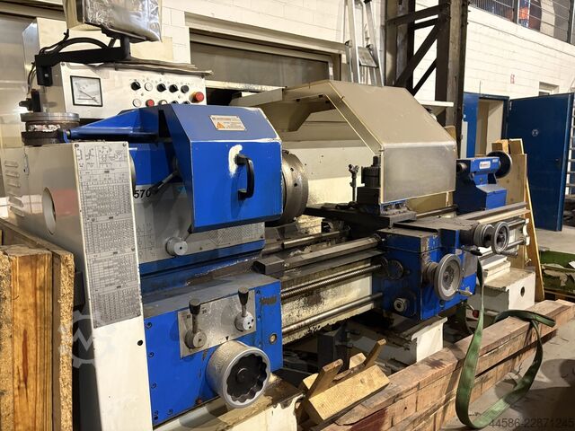 Leit- und Zugspindeldrehmaschine Löw W570 x 1500
