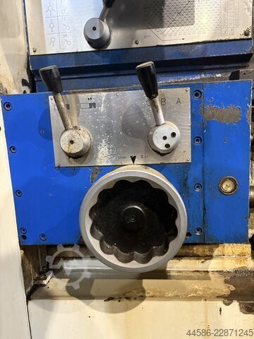 Leit- und Zugspindeldrehmaschine Löw W570 x 1500
