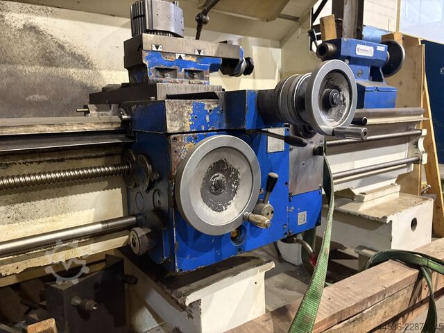Leit- und Zugspindeldrehmaschine Löw W570 x 1500