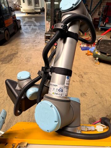 Collaborative robot Universal Robots UR 10 Cobot