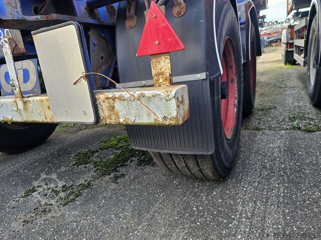 Transport von Containern MKF METALLBAU CS 20 / STEEL SUSPENSION/ BPW DRUM.