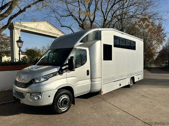 Livestock transporter Iveco Daily mit Steinsberger 5 Pferde, 2 Wohnungen