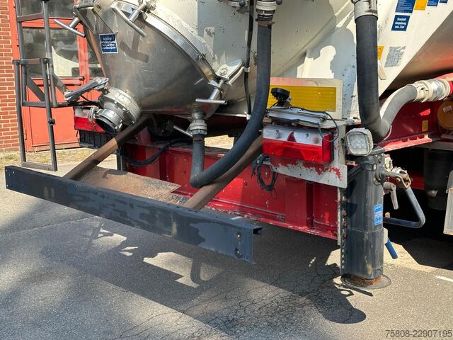 Silo semitrailer FELDBINDER Kippsilo 60m³ Hydraulik